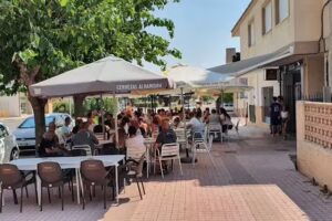 CAFETER&Iacute;A CERVECER&Iacute;A JULIA CHIVA