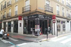 Cafeter&iacute;a Cervecer&iacute;a La Alacena