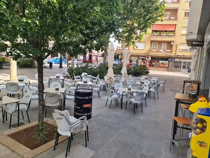 Cafeteria Cerveceria La Plaza