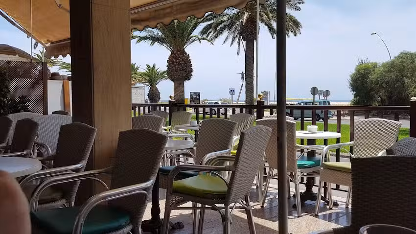 Cafeter&iacute;a Cha Cha Jand&iacute;a