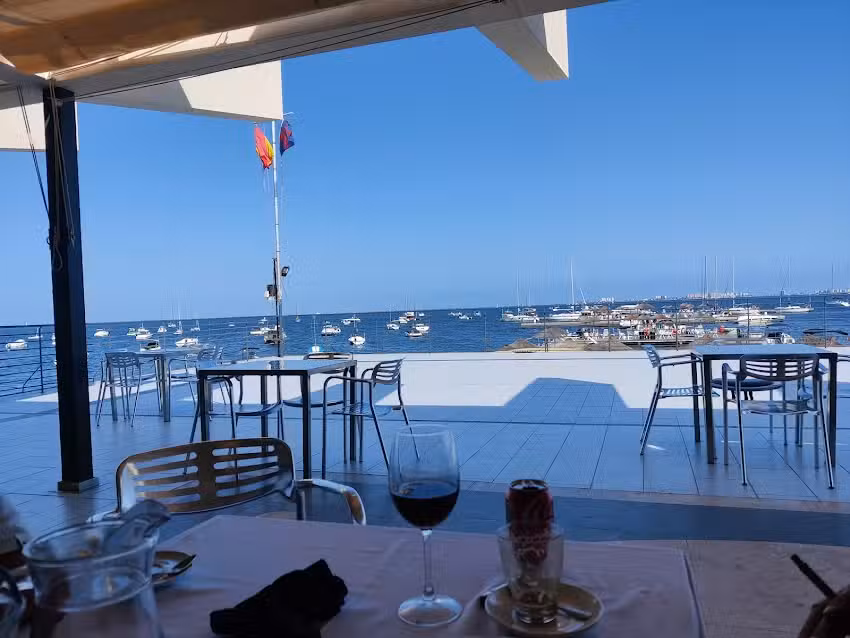 Cafeter&iacute;a Club N&aacute;utico Santiago de la Ribera