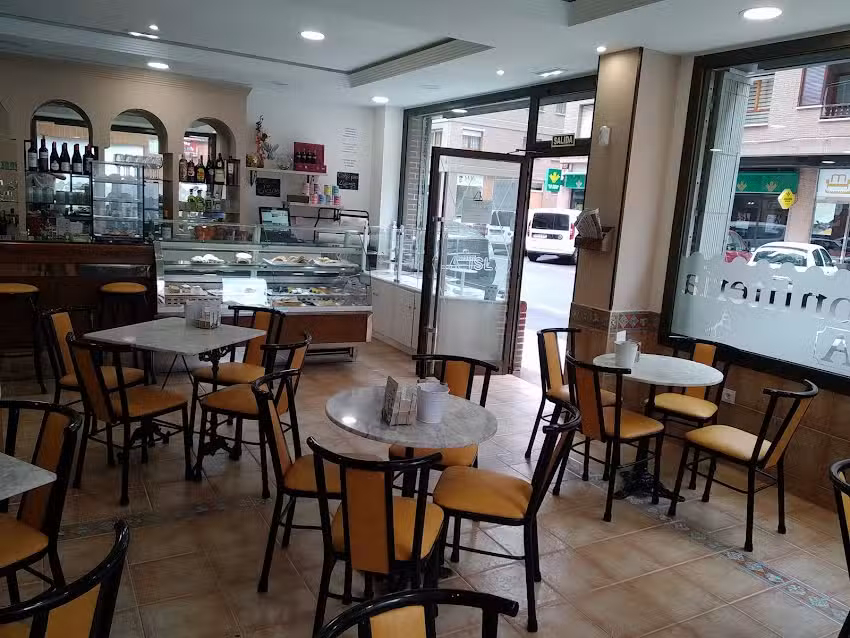 Cafeter&iacute;a Confiter&iacute;a La Isla