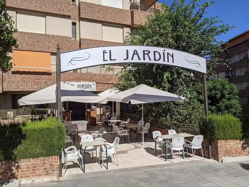 Cafeter&iacute;a Creper&iacute;a El Jard&iacute;n