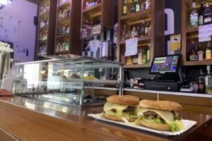 Cafeter&iacute;a Cum Laude 10 &ndash; Burgos