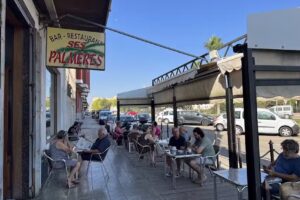 Cafeteria Dos Mil 13