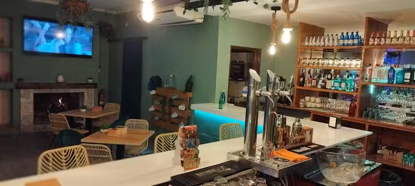 Cafeter&iacute;a El Bosque