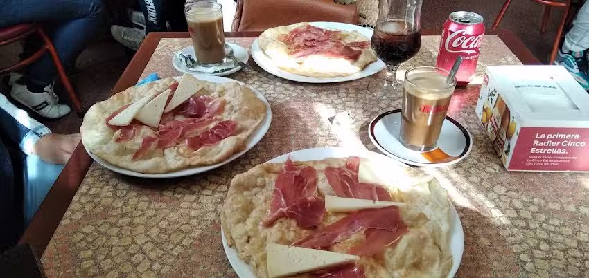 Cafeter&iacute;a El Esquinazo