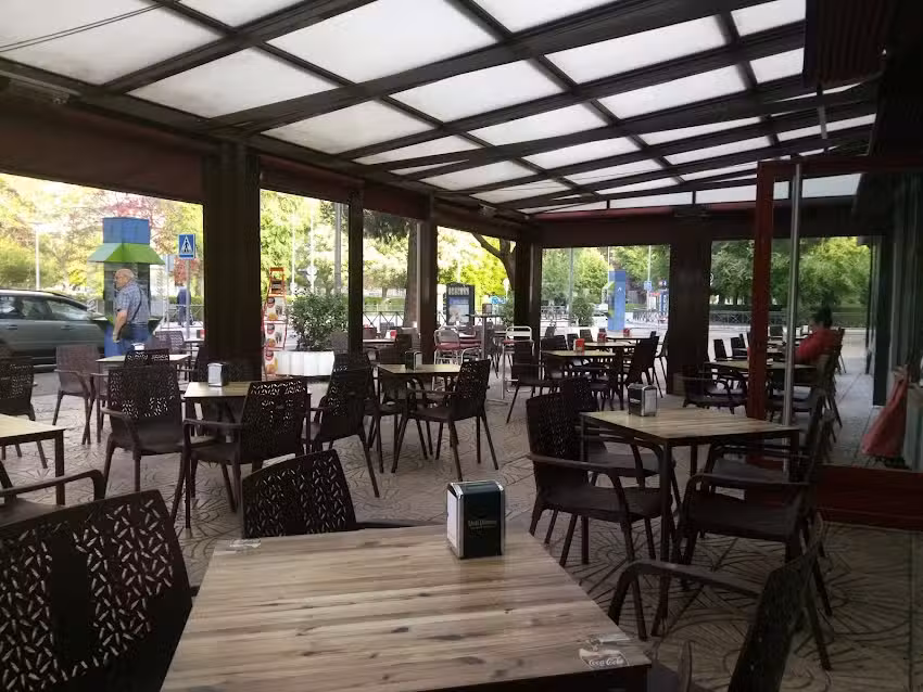 Cafeter&iacute;a El Parque