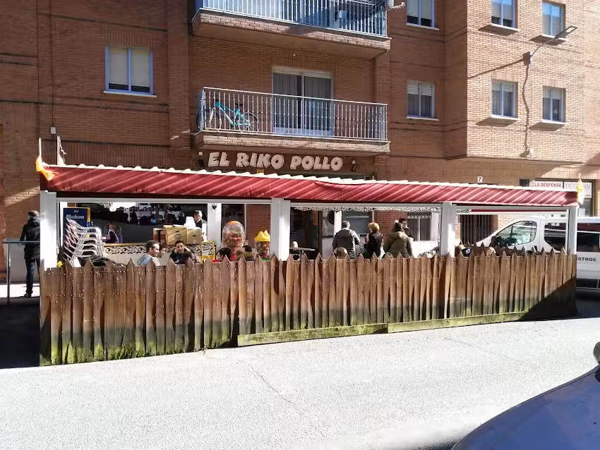 Cafeter&iacute;a El Riko Pollo