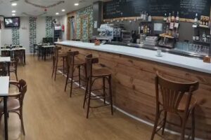 Cafeteria heladeria La Plaza