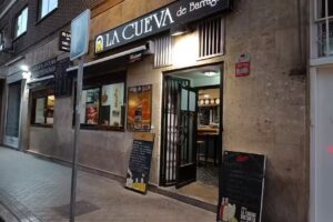 Cafeteria La Cueva de Barrag&aacute;n