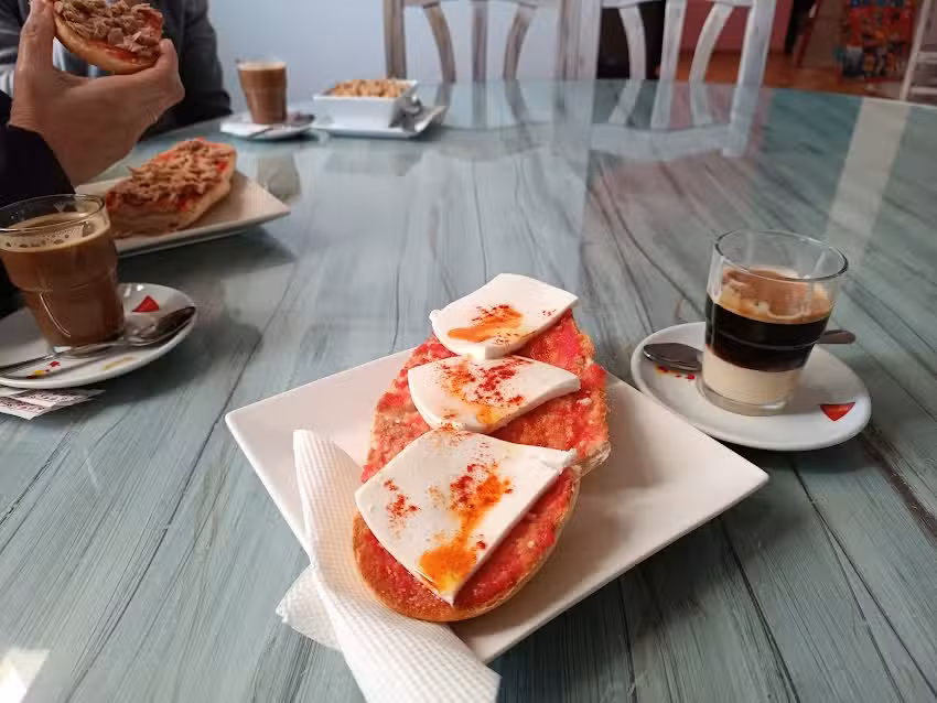 Cafeter&iacute;a La Encina