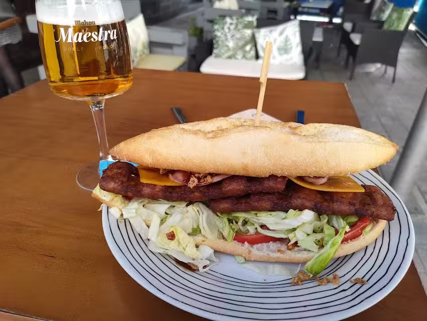 Cafeter&iacute;a La Oficina