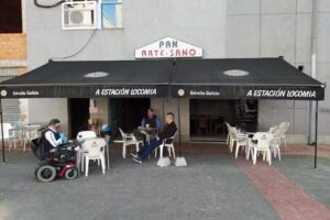 Cafeteria-Panaderia A estaci&oacute;n locomia