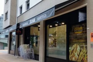 Cafeter&iacute;a Panader&iacute;a &ndash; ZUAR Ogi Berri &ndash; Kafetegi Okindegia