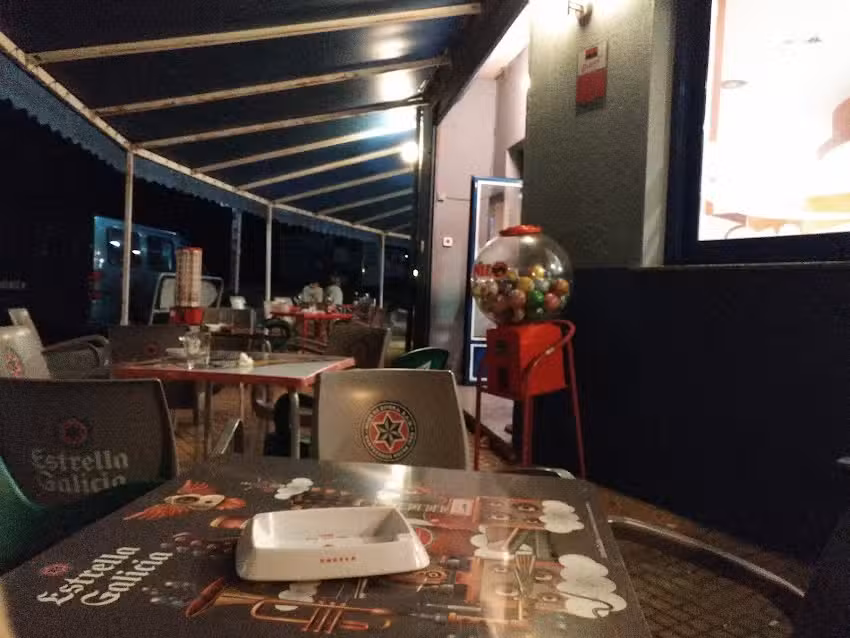 Cafeter&iacute;a Pub Ballenato