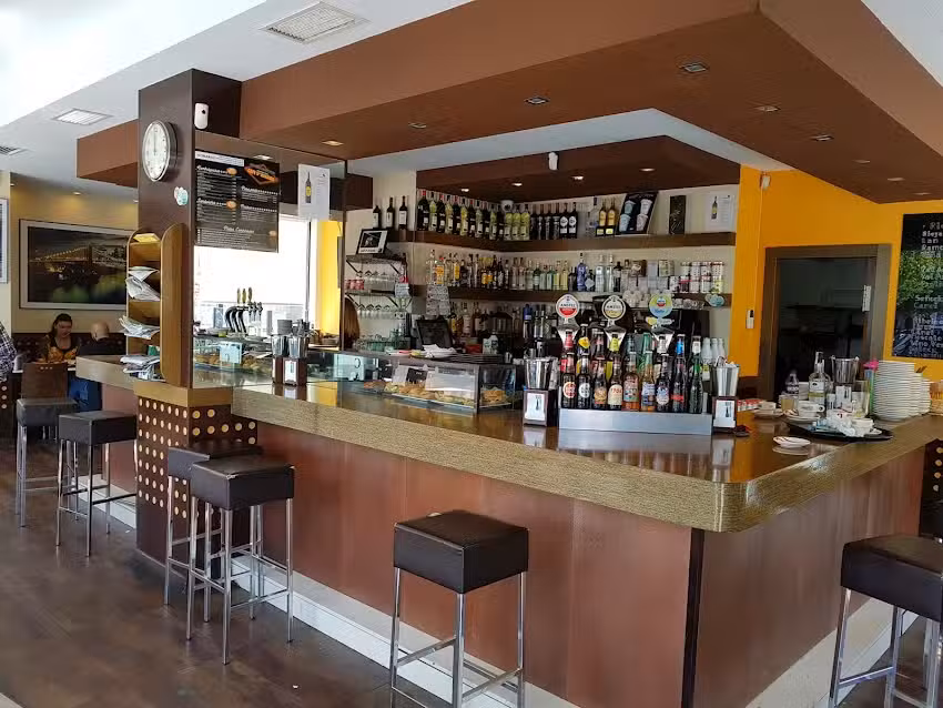 Cafeter&iacute;a Quinta Avenida