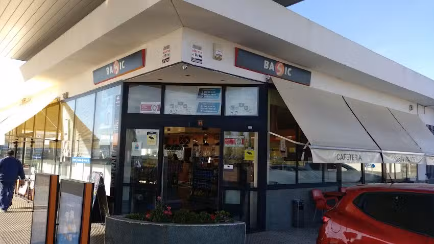 Cafeter&iacute;a &ndash; Restaurante &Aacute;rea 126