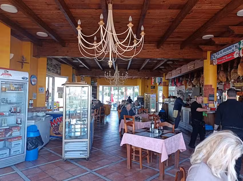 Cafeter&iacute;a Restaurante Axarqu&iacute;a