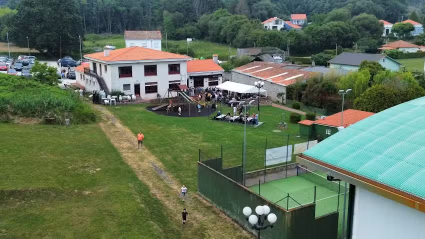 Cafeter&iacute;a Restaurante Club de Tenis Redes.