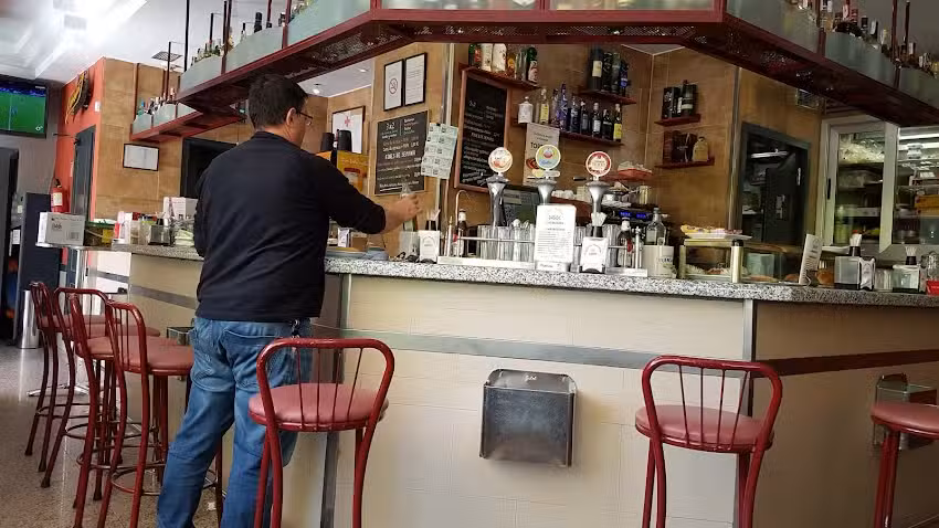 Cafeter&iacute;a Restaurante Dados