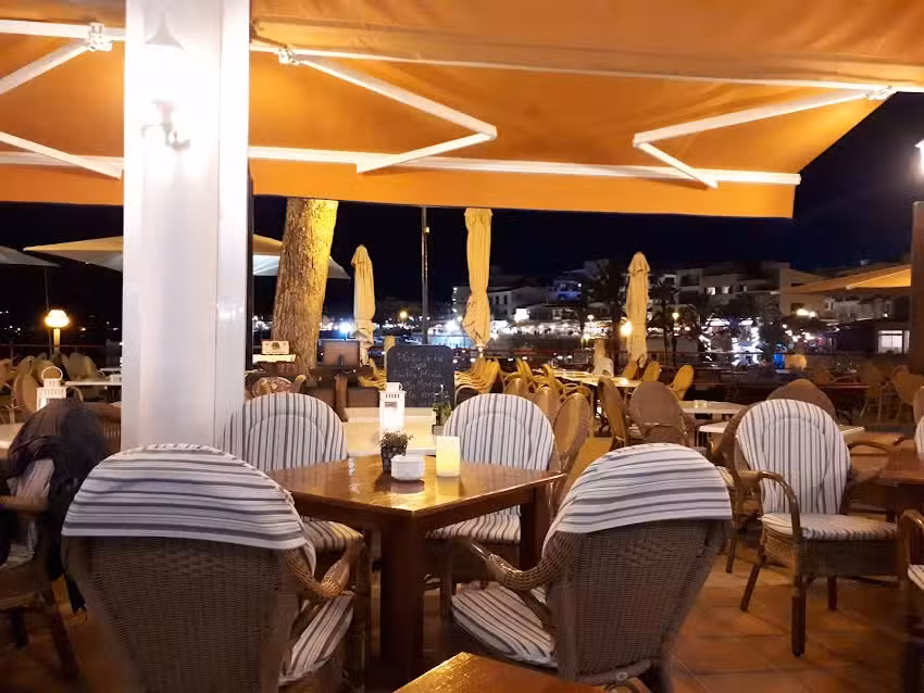 Cafeter&iacute;a Restaurante Negresco