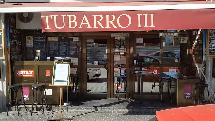 Cafeter&iacute;a Restaurante Tubarro III