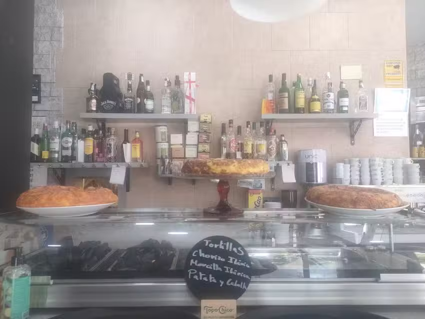 Cafeter&iacute;a taperia La Blanca