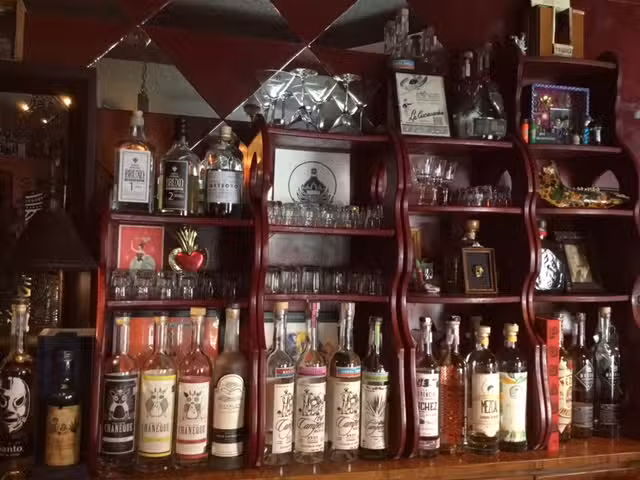 Cambalache Bar Mezcaler&iacute;a ABIERTO DE MI&Eacute;RCOLES A S&Aacute;BADO