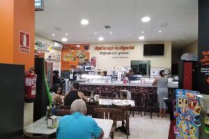 Ca&ntilde;as & Coffee