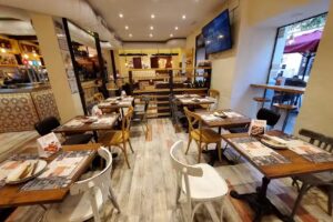 Ca&ntilde;as y Tapas