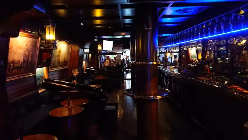 Captain&rsquo;s Cabin