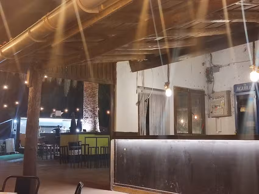 Caramelo &bull; Sunset Club