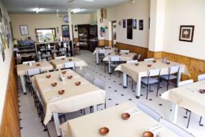 Casa de comidas A Esghalla vila de cruces