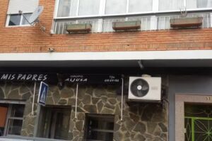 Casa Genaro -La Tapia Bar