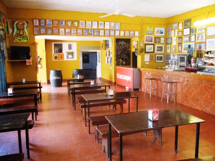 CASA MANOLO Pe&ntilde;a El Chusco.