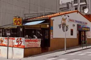 Cervecer&iacute;a 93