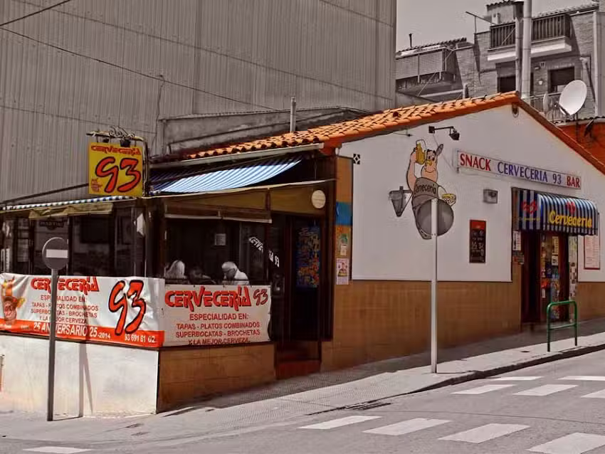Cervecer&iacute;a 93