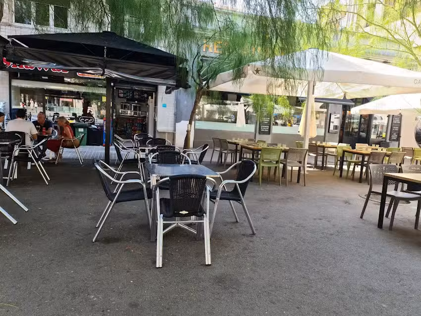 Cerveceria Amics &ndash; Bar Restaurante