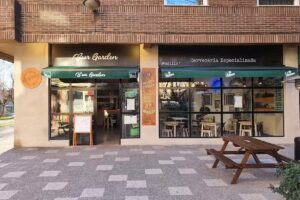 Cervecer&iacute;a Beer Garden