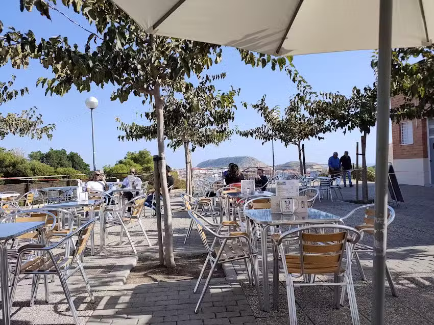 Cervecer&iacute;a Cafeter&iacute;a Monte Tossal