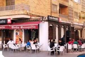 Cervecer&iacute;a Do&ntilde;a Rosquita Bar de tapas en Granada