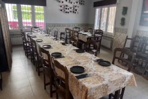 Cervecer&iacute;a Entre Tapas y Vinos