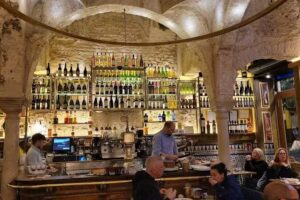 Cervecería Giralda Bar