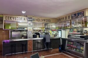 Cervecer&iacute;a Hollywood