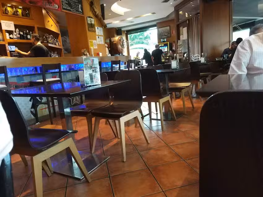 Cervecer&iacute;a Hoyo 19