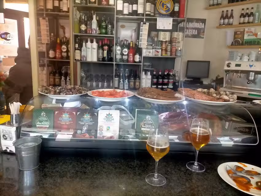 Cervecer&iacute;a La Pasarela