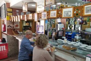 Cervecer&iacute;a La Peseta Cafeter&iacute;a Raciones