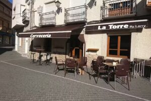 Cervecería La Torre by Larry.