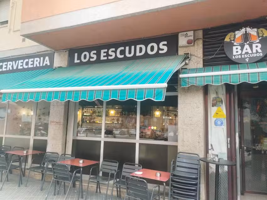 Cervecer&iacute;a Los Escudos